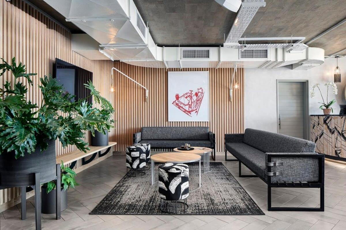 825 Wex1 By Perch * Kapstadt